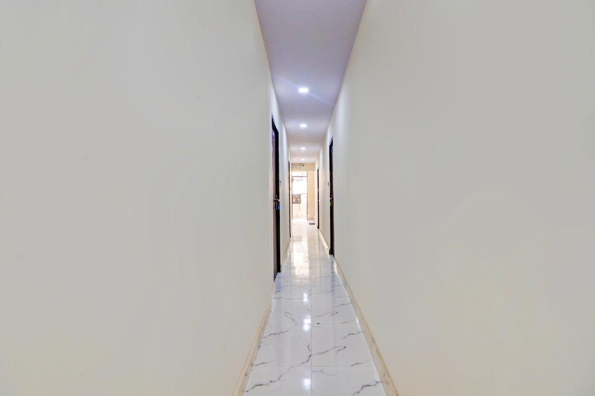 Super O Star View Residency Hotel New Delhi